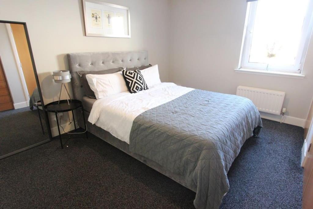 Spacious 2 Bed, 2 Bath Apartment -The Shore, Leith Edinburgh Exterior photo